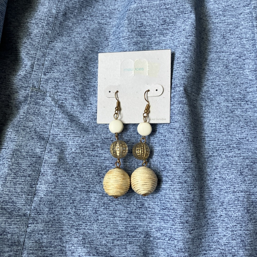 Maurices New With Tags Nickel Free Gold & Cream Ball Dangle Earring French Hook